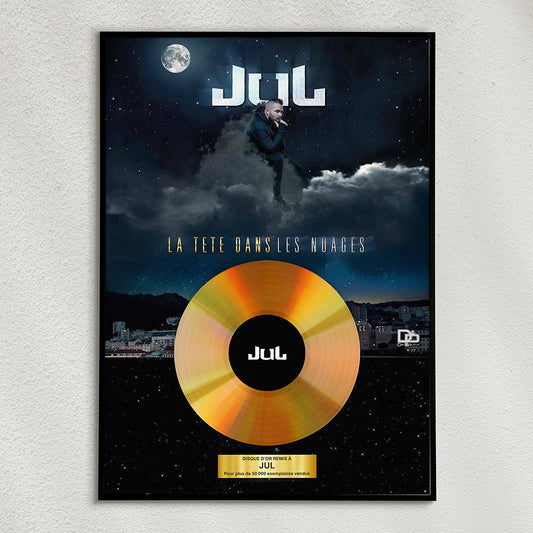 Jul - La tête dans les nuages